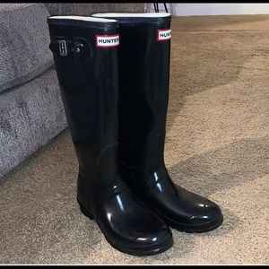Never worn-  Tall HUNTER rain boots